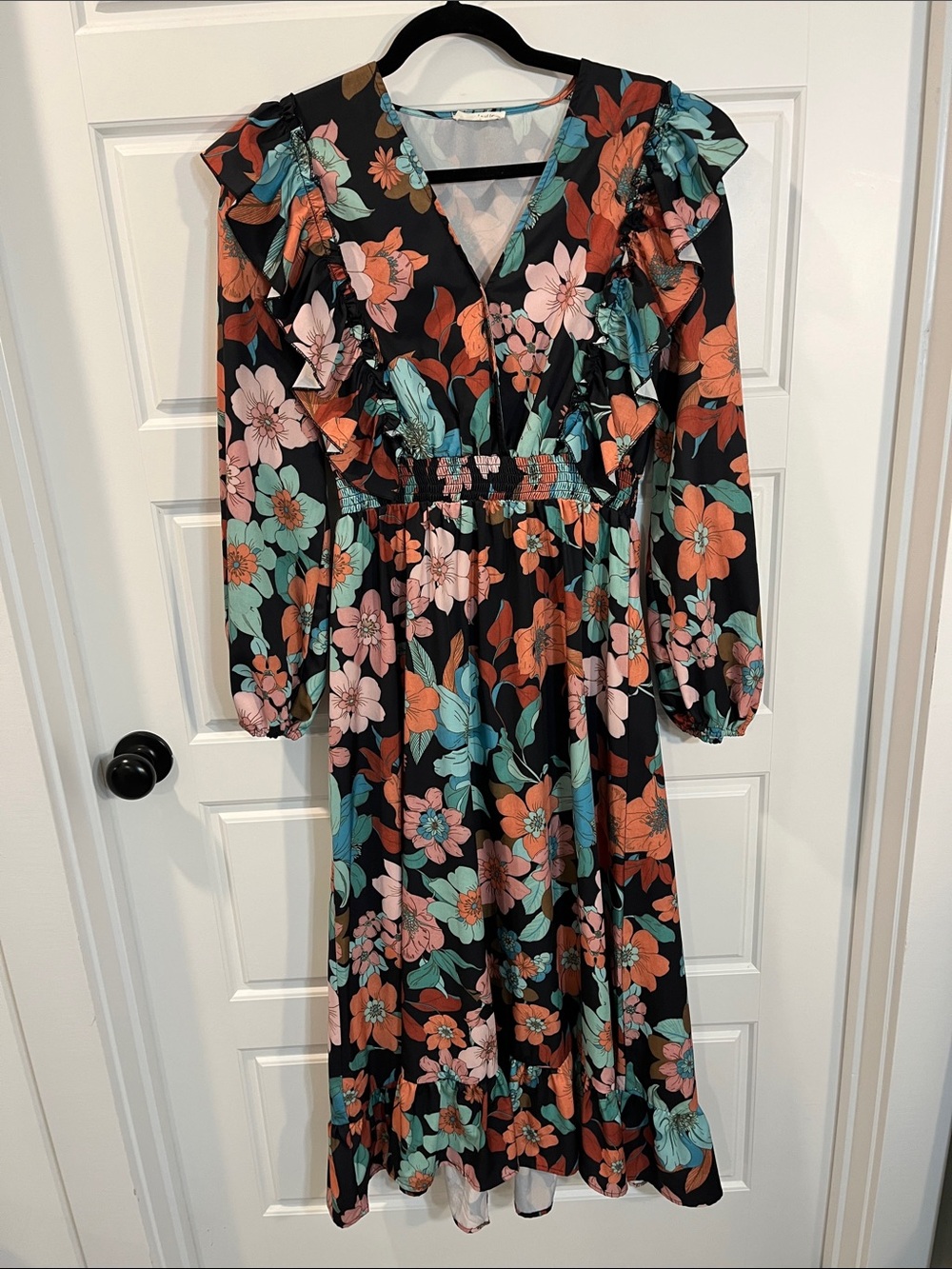 Sunday Up V-Neck Floral Print Ruffle Midi Dress medium
